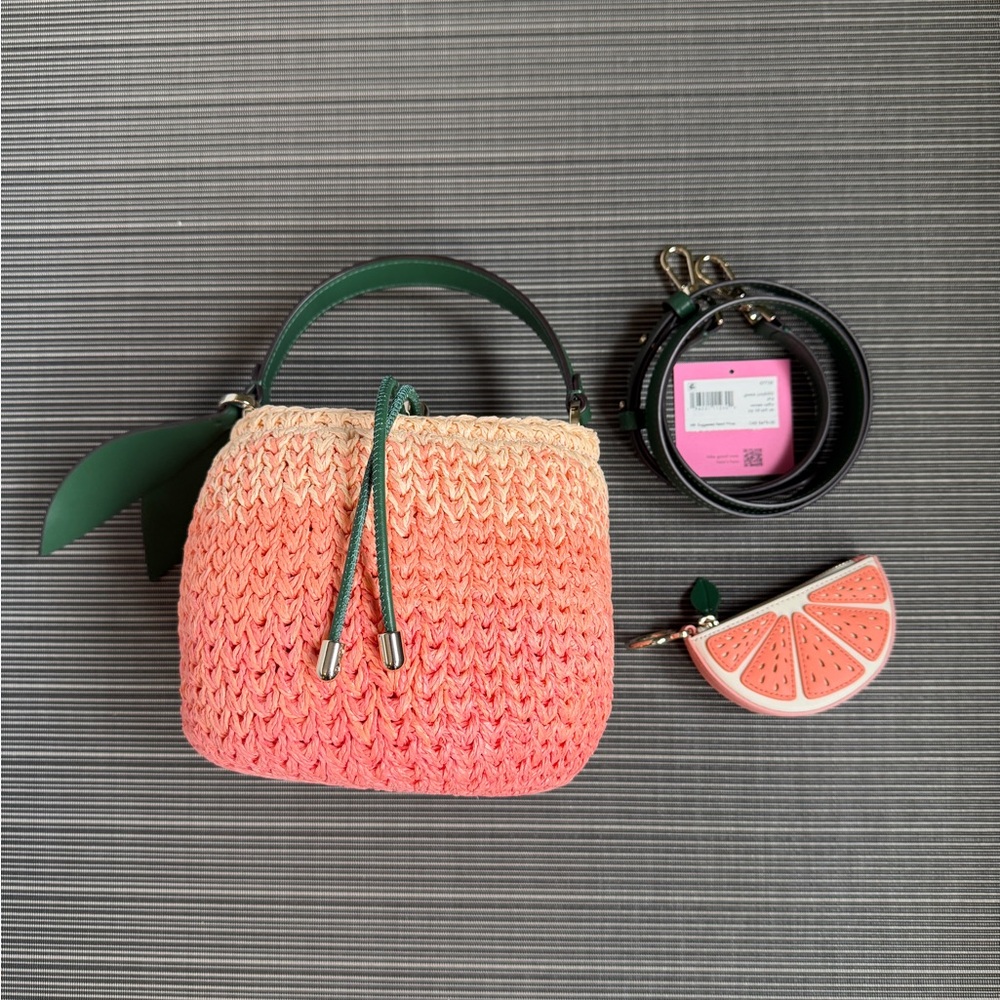 *NWT* Kate Spade 3D Peach crossbody + “matching” coin purse 😅